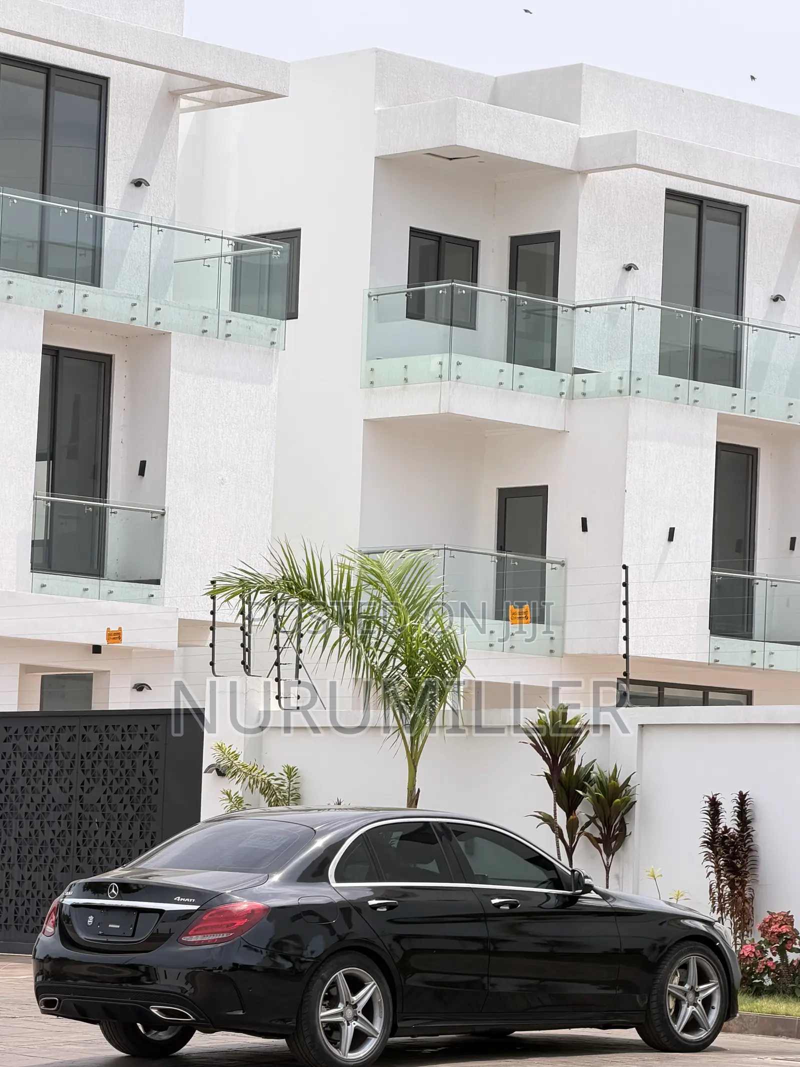 Mercedes-Benz C400 4Matic AWD Sedan (3.0L V6 7A) 2015 Black