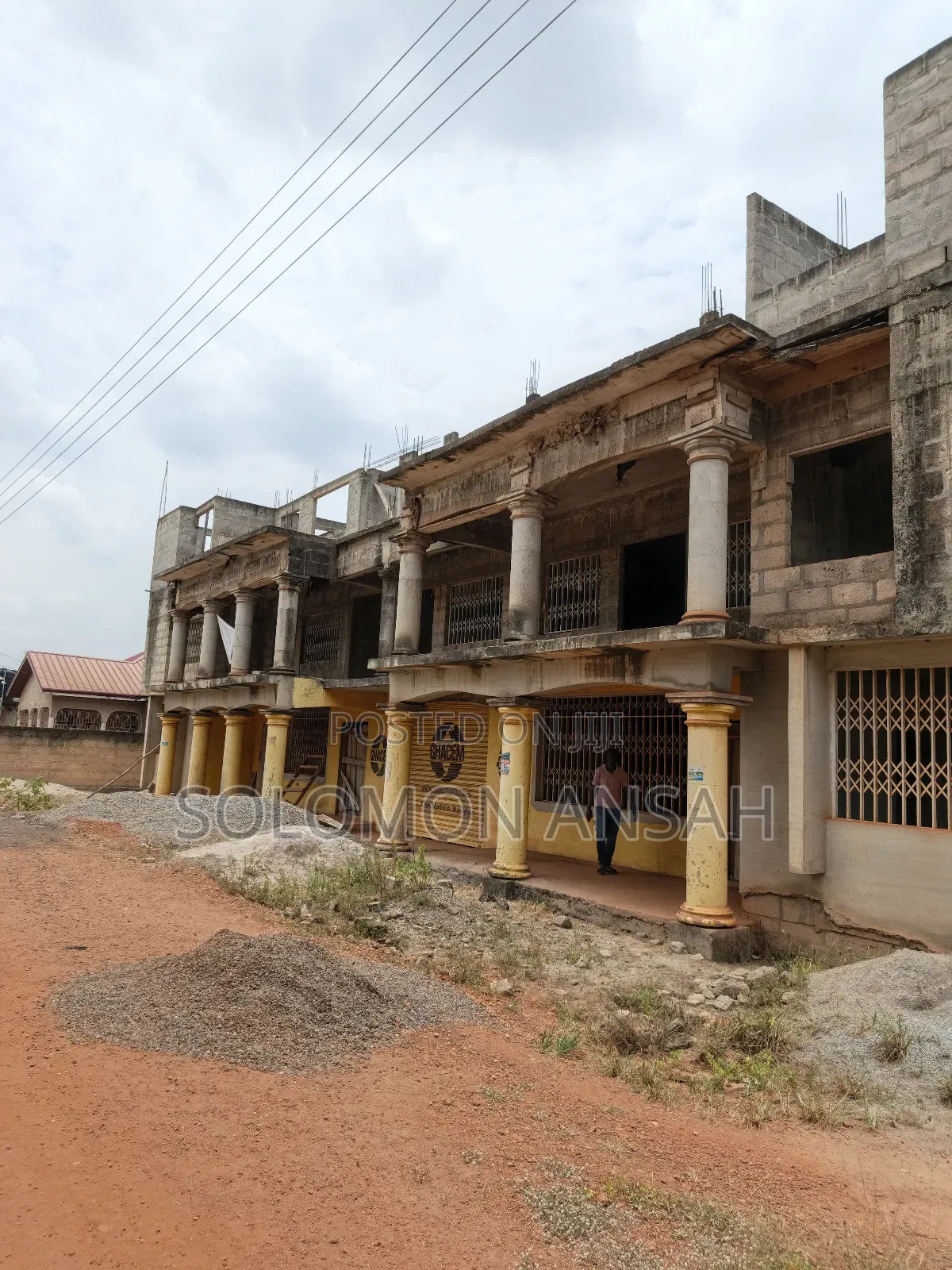 18bdrm Block of Flats in Free Will Agency, Kumasi Metropolitan for sale