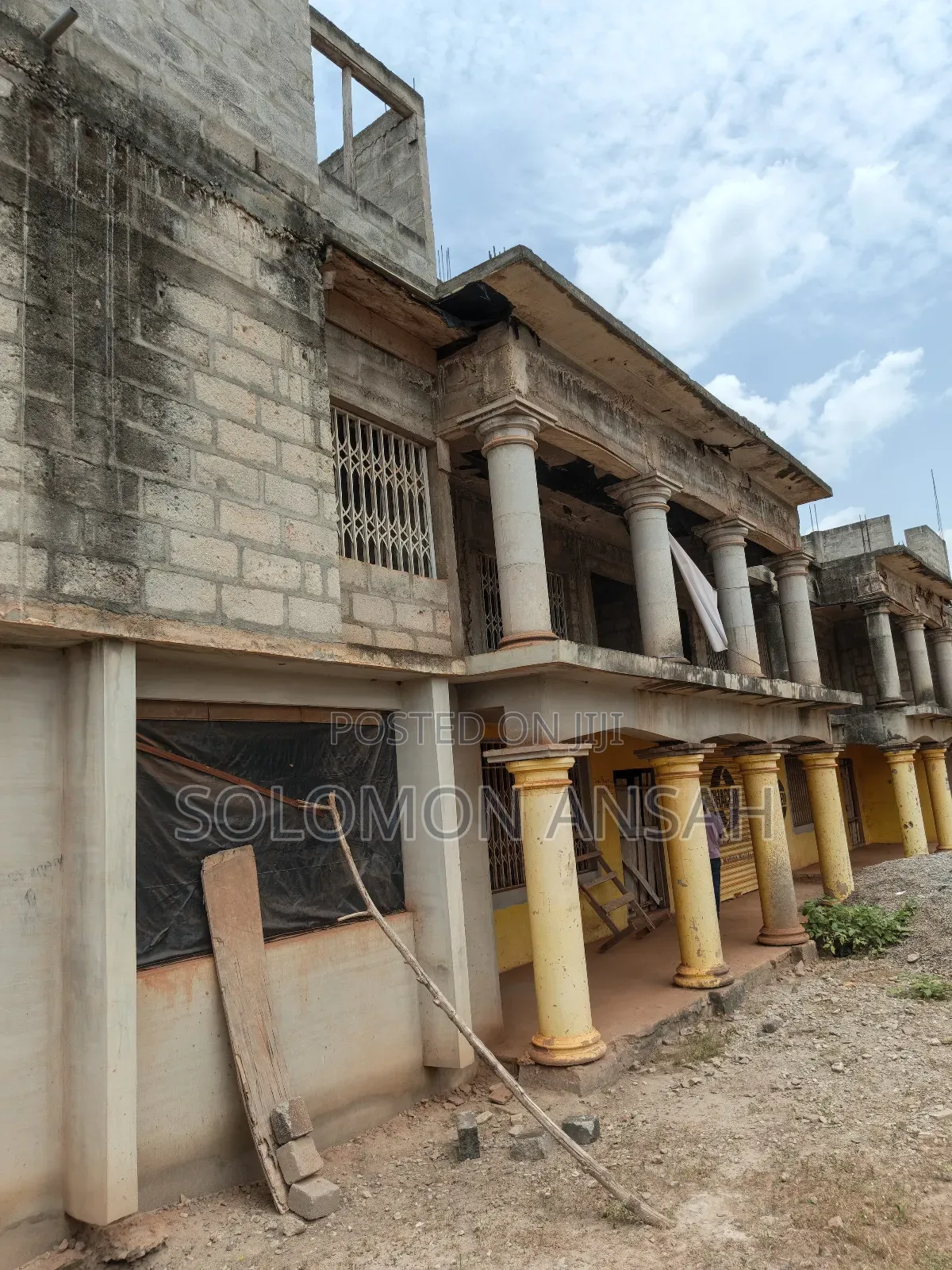 18bdrm Block of Flats in Free Will Agency, Kumasi Metropolitan for sale
