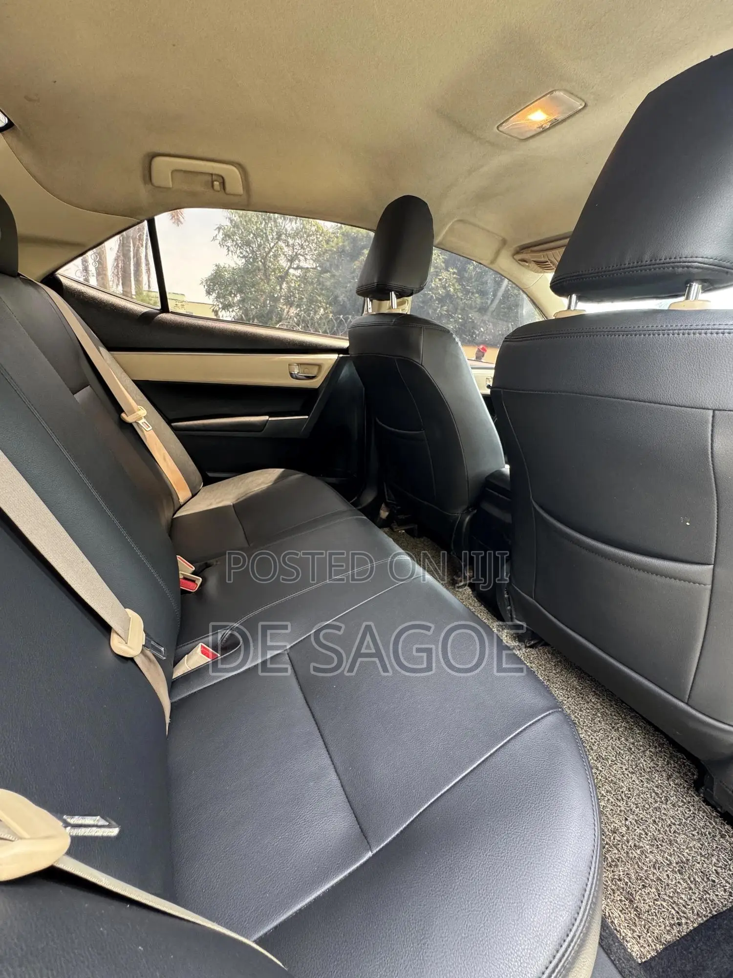 Toyota Corolla LE 4dr Sedan (1.8L 4cyl CVT) 2015 White
