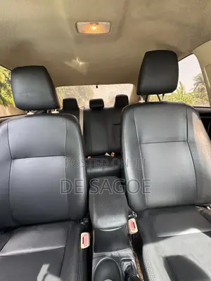 Toyota Corolla LE 4dr Sedan (1.8L 4cyl CVT) 2015 White