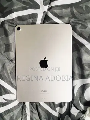 Apple iPad Air (2022) 64 GB Silver