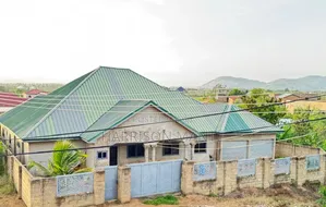 5bdrm House in Amasaman for sale
