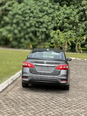 Nissan Sentra S 2018 Gray