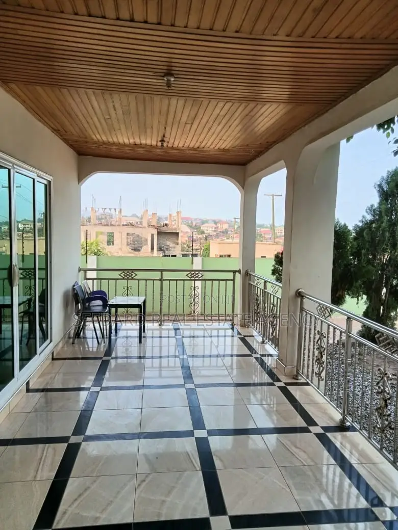 4bdrm House in Sefdard Properties, Ablekuma for rent