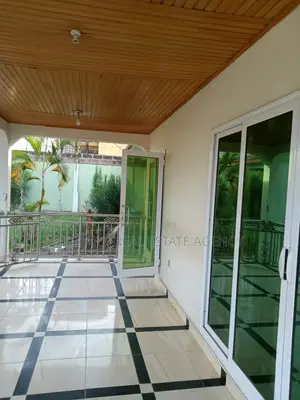 4bdrm House in Sefdard Properties, Ablekuma for rent