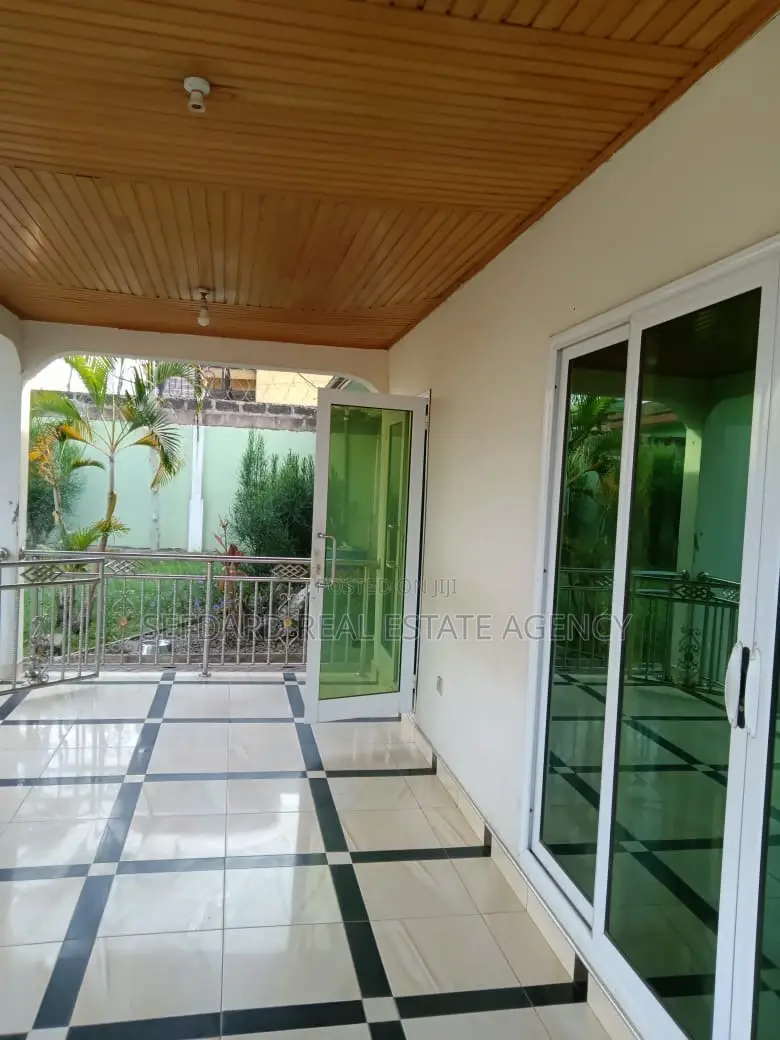 4bdrm House in Sefdard Properties, Ablekuma for rent