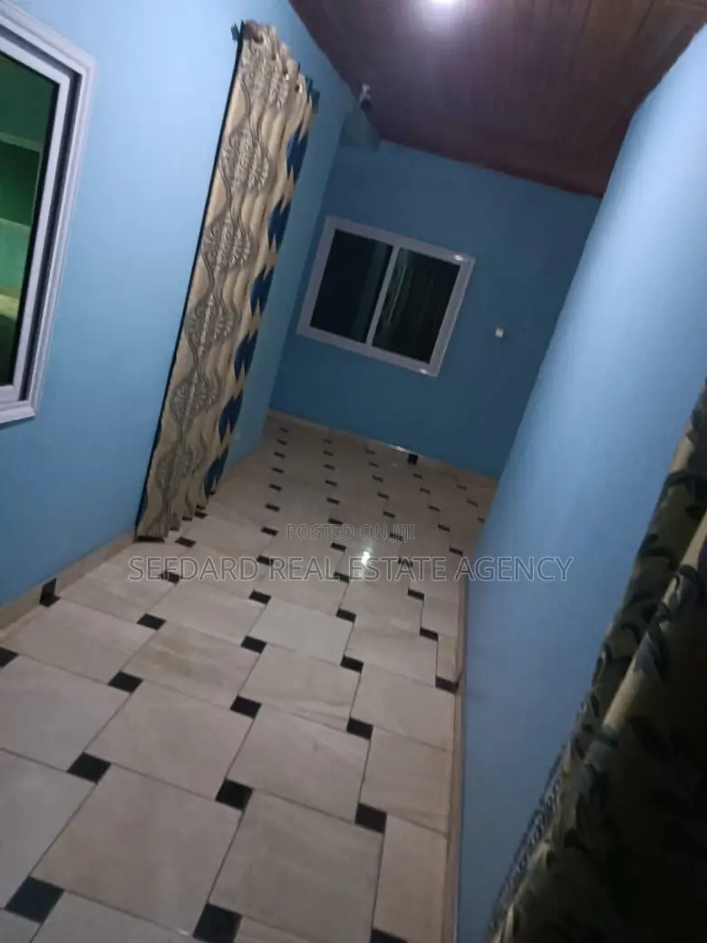 4bdrm House in Sefdard Properties, Ablekuma for rent