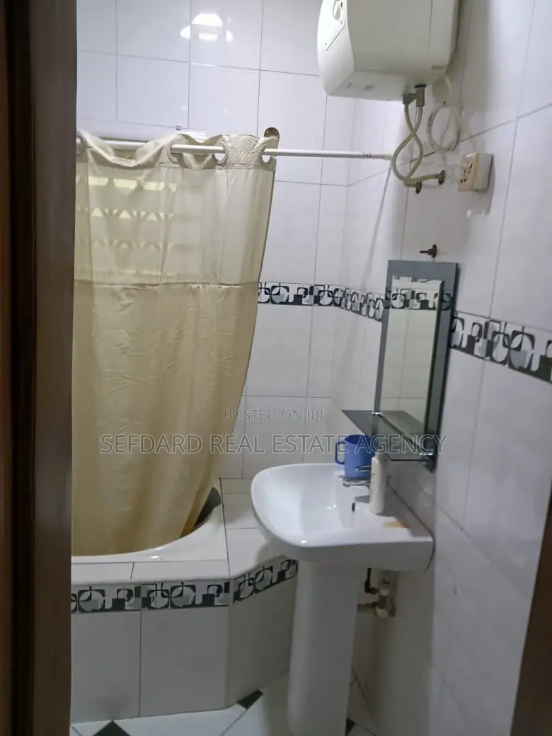 4bdrm House in Sefdard Properties, Ablekuma for rent