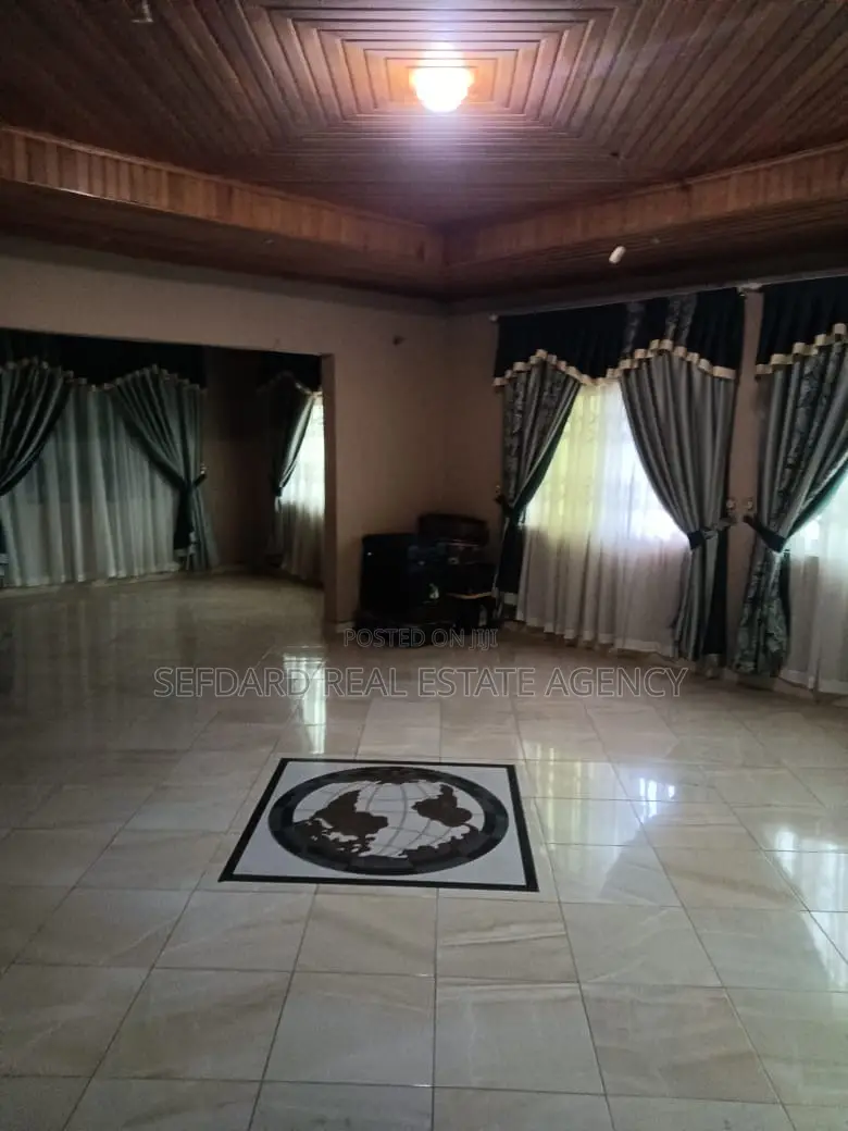 4bdrm House in Sefdard Properties, Ablekuma for rent