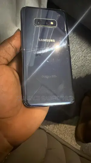 Samsung Galaxy S10e 128 GB Black