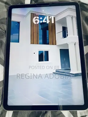 Apple iPad Air (2022) 64 GB Silver
