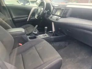 Toyota RAV4 XLE AWD (2.5L 4cyl 6A) 2017 Blue