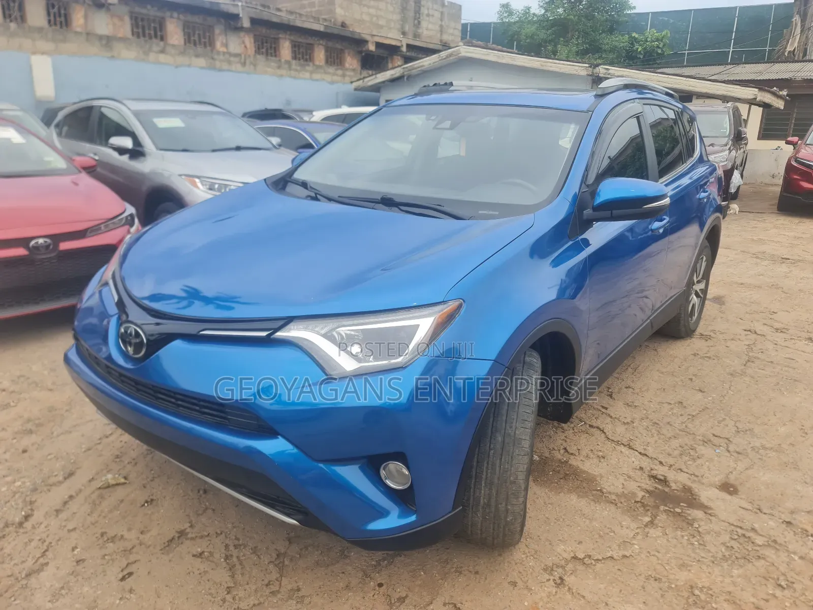 Toyota RAV4 XLE AWD (2.5L 4cyl 6A) 2017 Blue