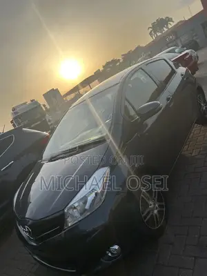 Toyota Vitz 1.5 FWD 5dr 2013 Gray