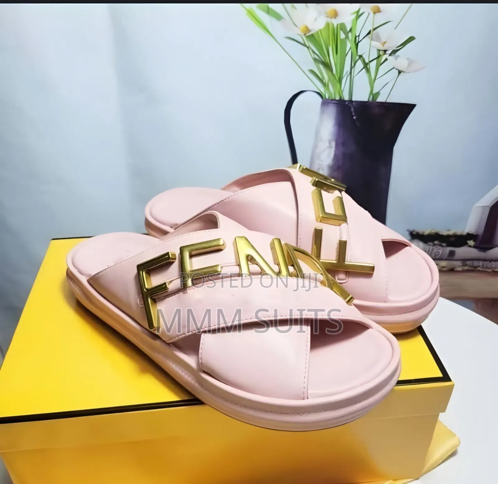 Quality Ladies Fendi Slippers Fresh in Box in Pink Promotion Price