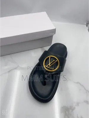 Quality Louis Vuitton Ladies Slippers Fresh in Box in Black Promotion