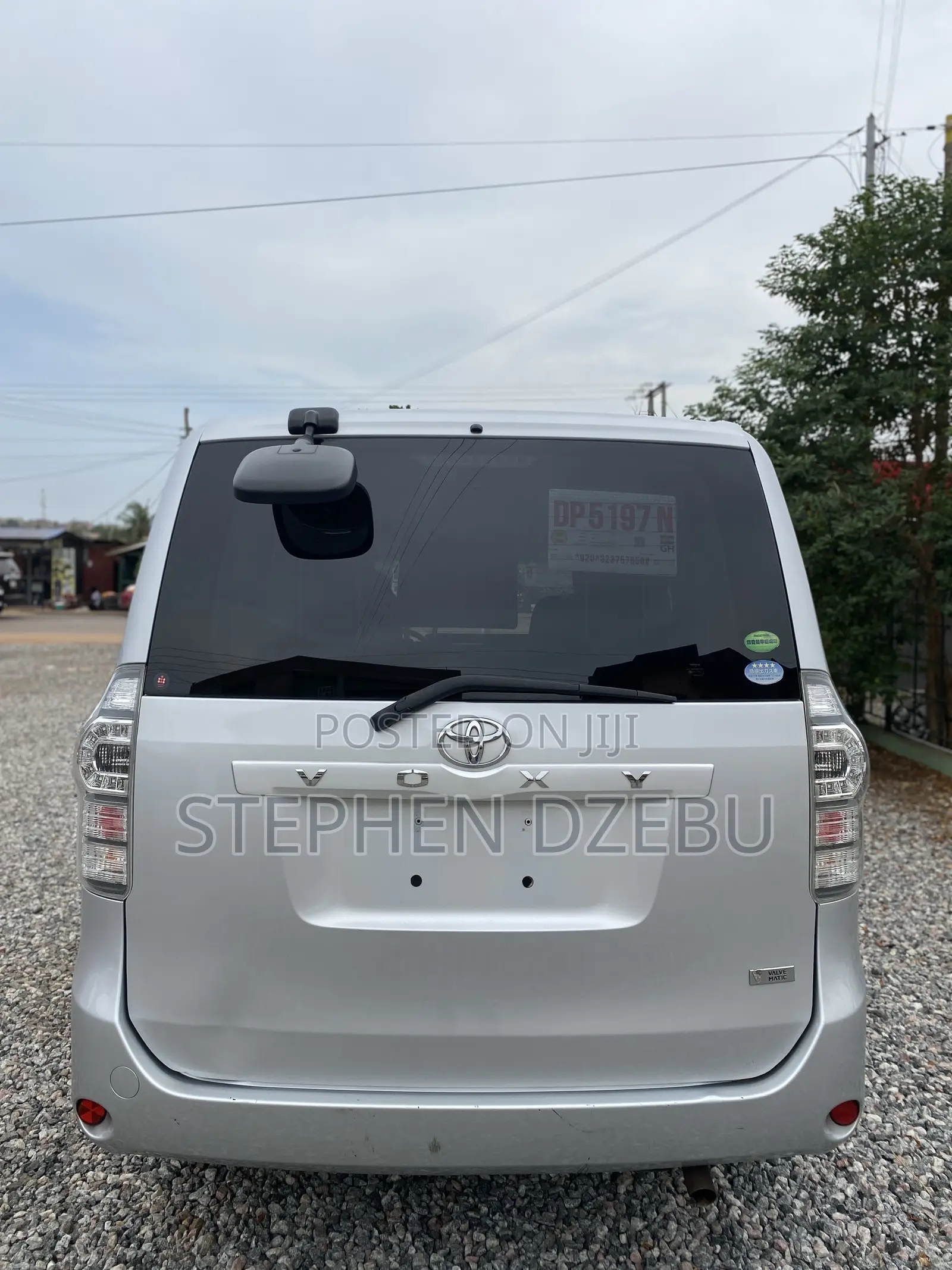 Toyota Voxy 2012 Silver