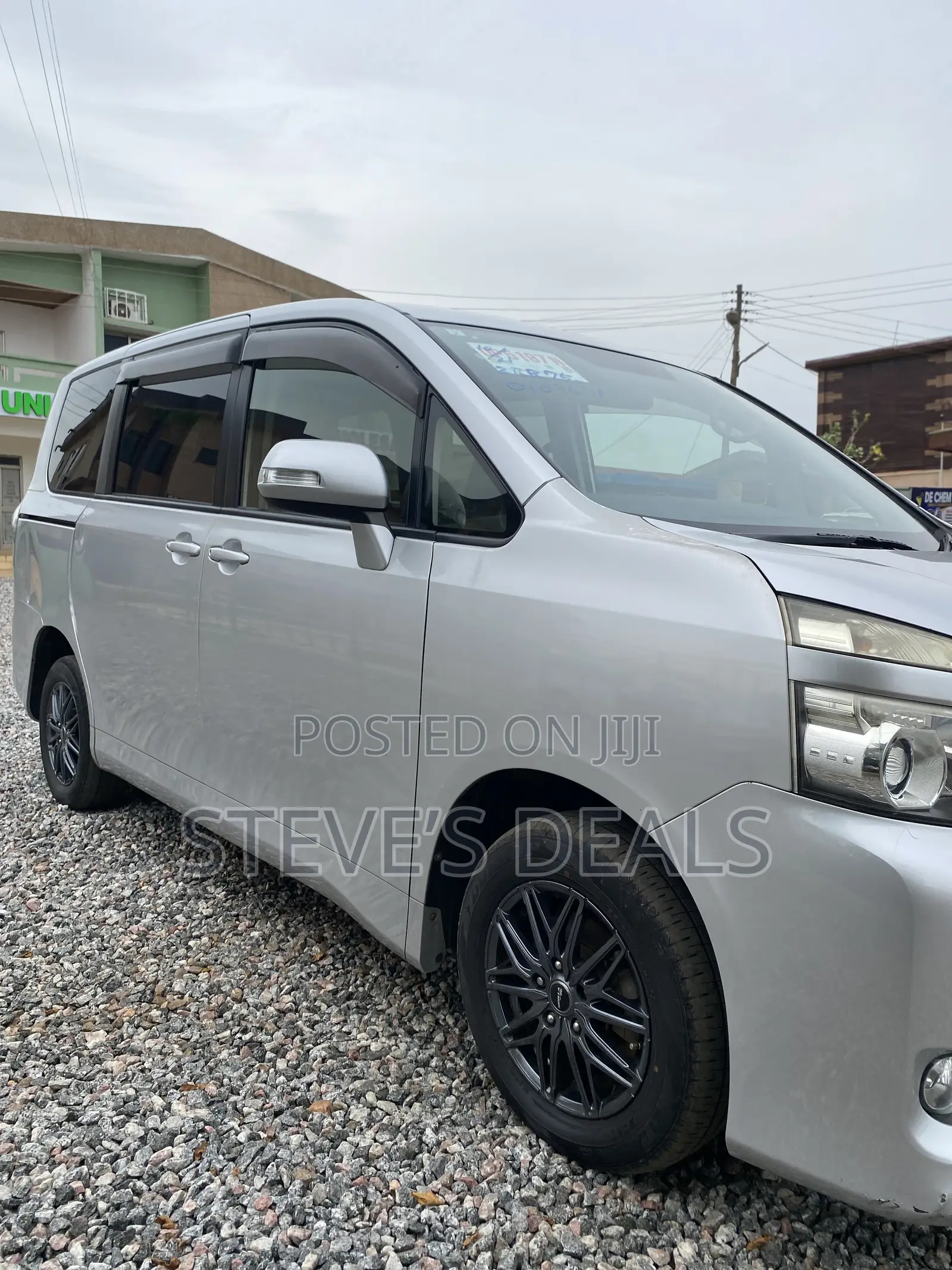 Toyota Voxy 2012 Silver