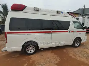 Toyota HiAce 2013 White
