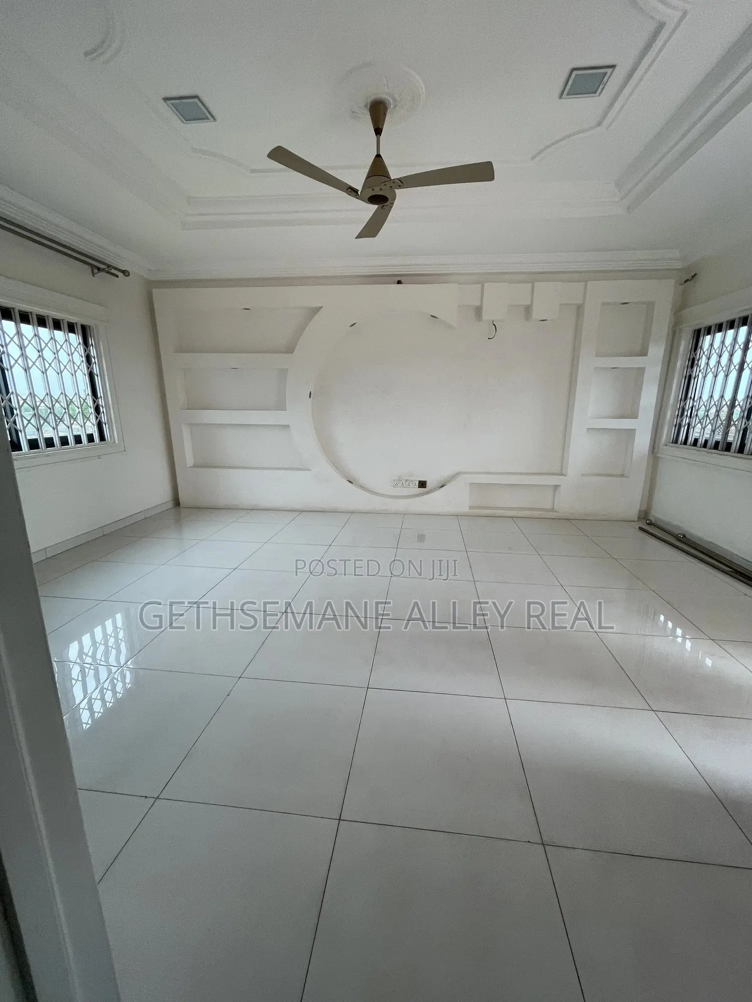2bdrm Apartment in Gethsemeny Alley, Adenta for rent