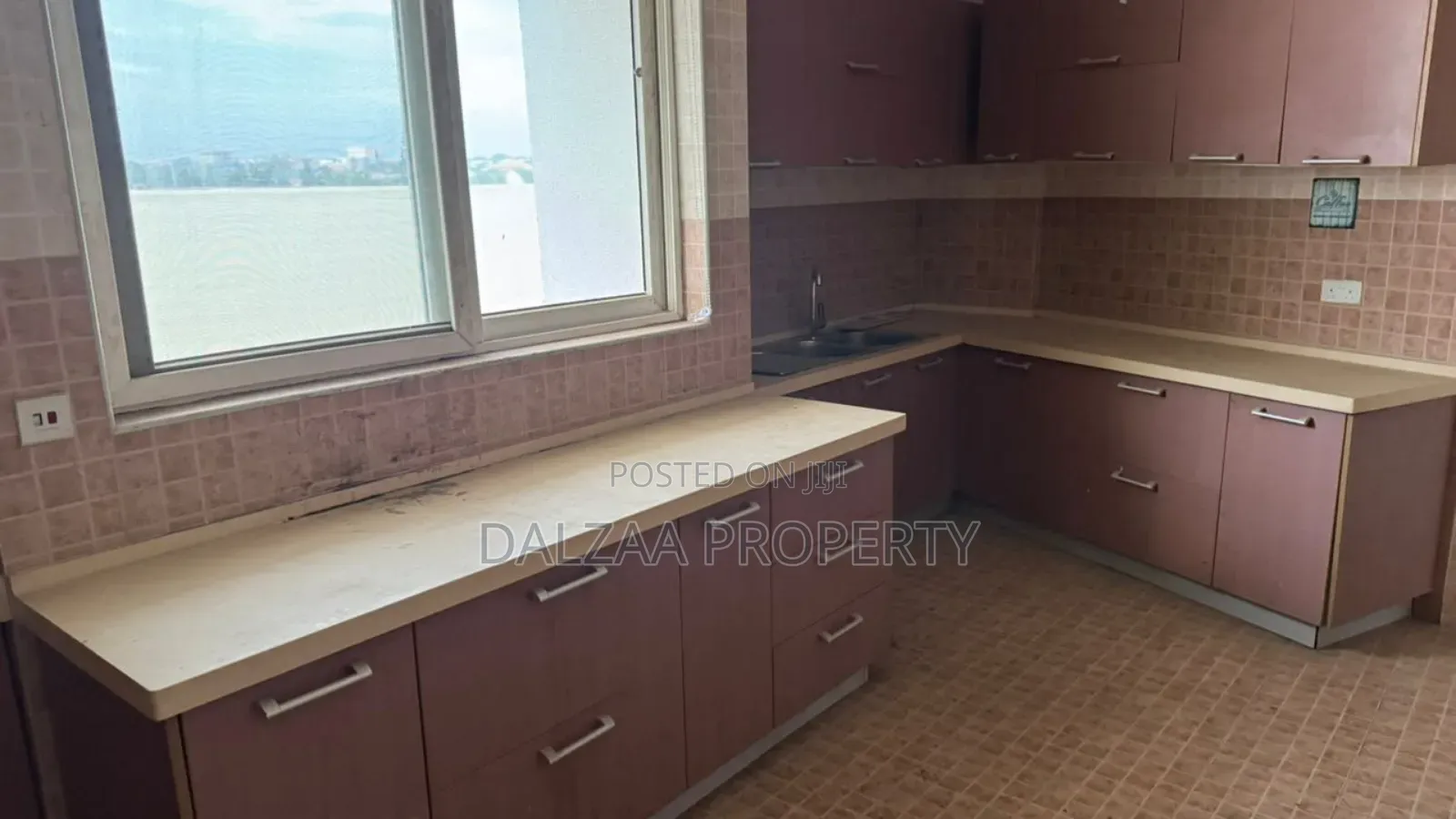 5bdrm Apartment in Airport Residential Area for rent