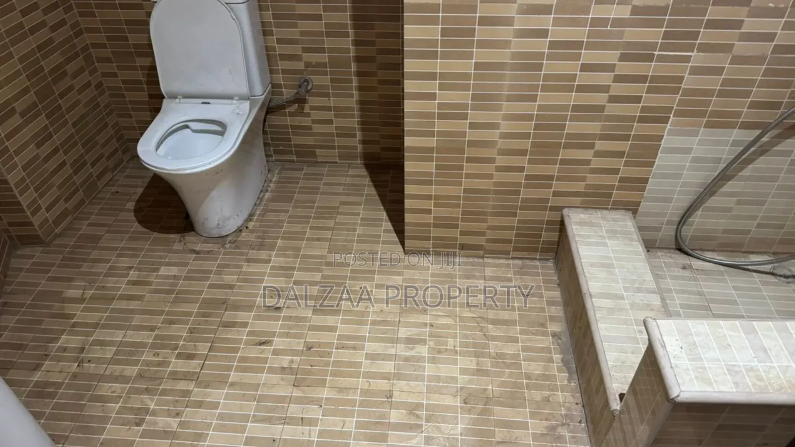 5bdrm Apartment in Airport Residential Area for rent