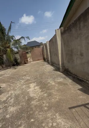 9bdrm House in Aims High Properties, Kumasi Metropolitan for sale