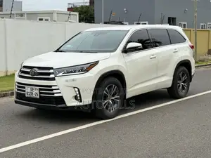 Toyota Highlander LE 4x2 (2.7L 4cyl 6A) 2018 White