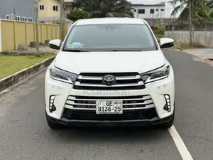 Toyota Highlander LE 4x2 (2.7L 4cyl 6A) 2018 White