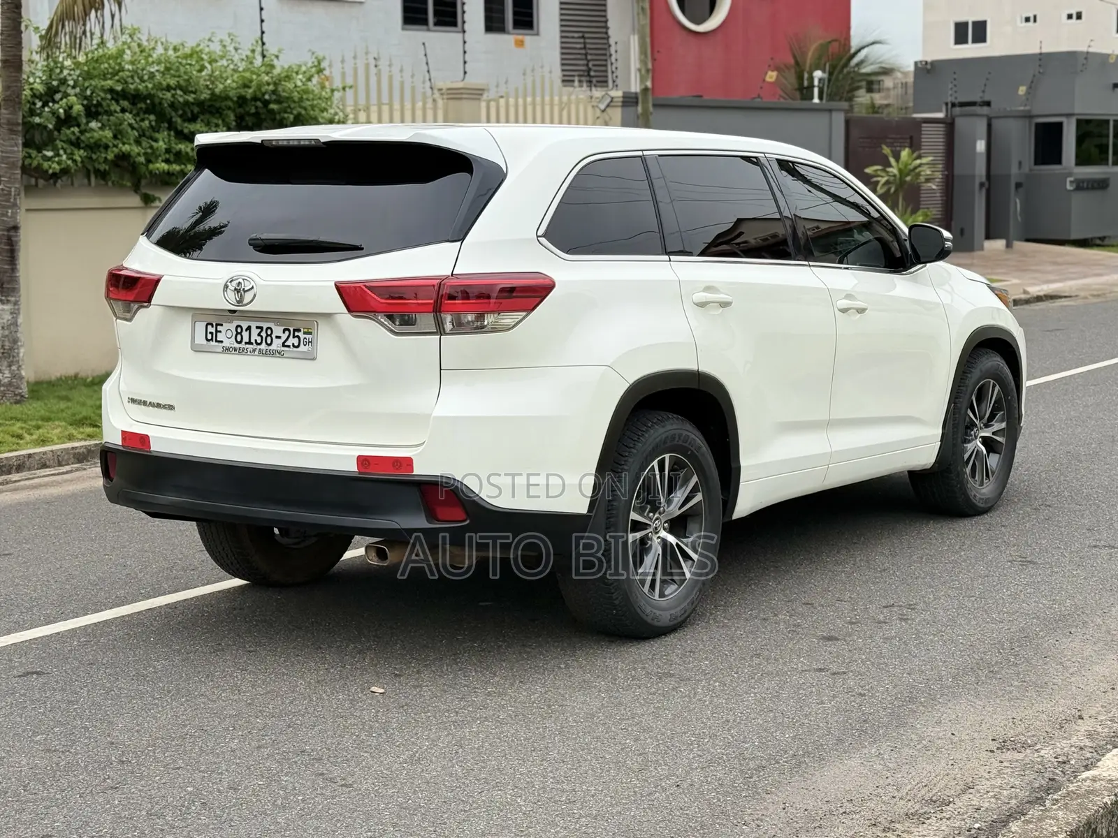 Toyota Highlander LE 4x2 (2.7L 4cyl 6A) 2018 White