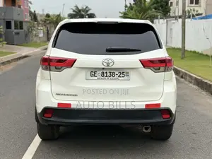 Toyota Highlander LE 4x2 (2.7L 4cyl 6A) 2018 White