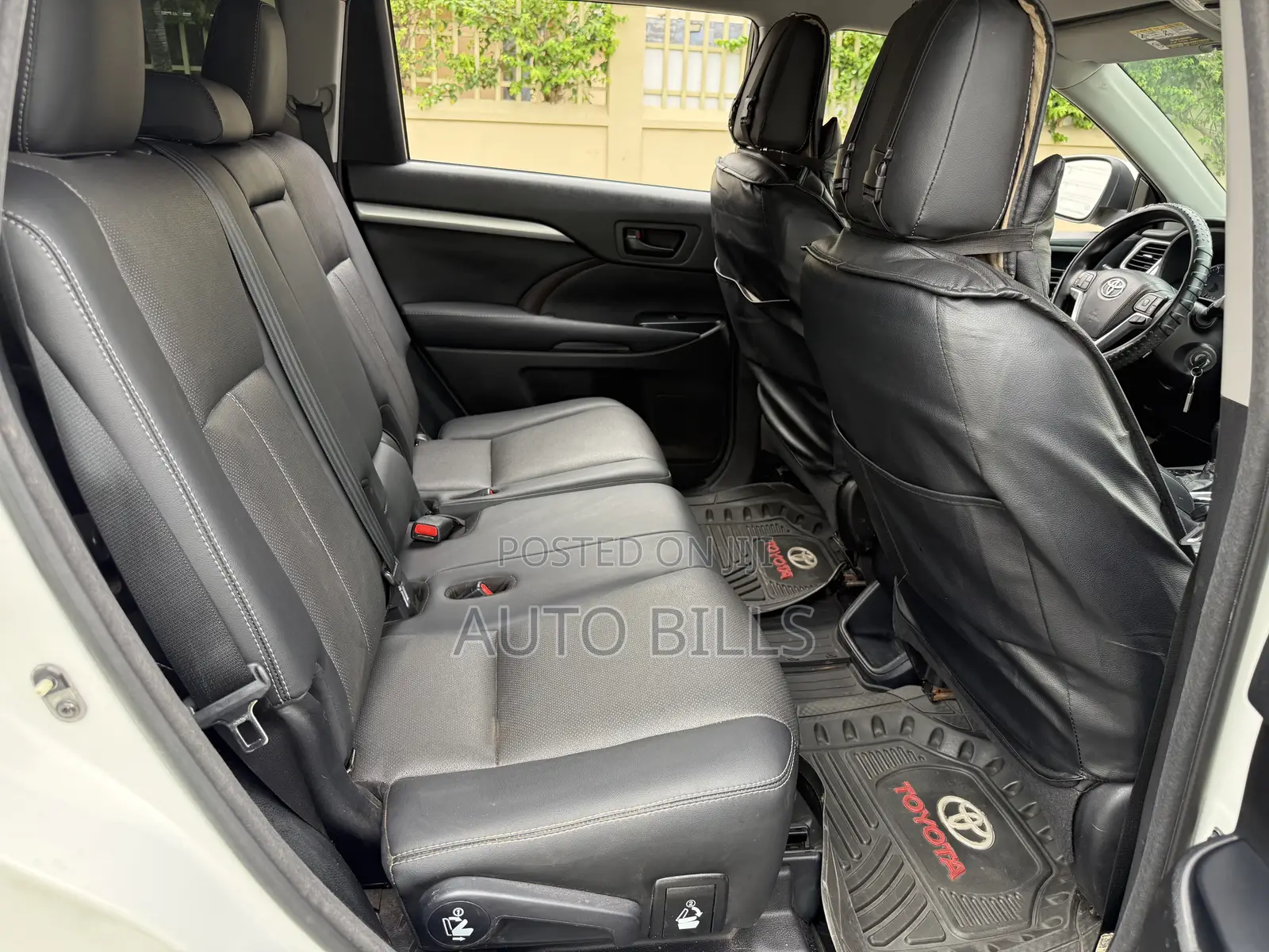 Toyota Highlander LE 4x2 (2.7L 4cyl 6A) 2018 White