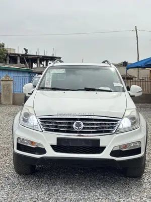SsangYong Rexton 2017 White