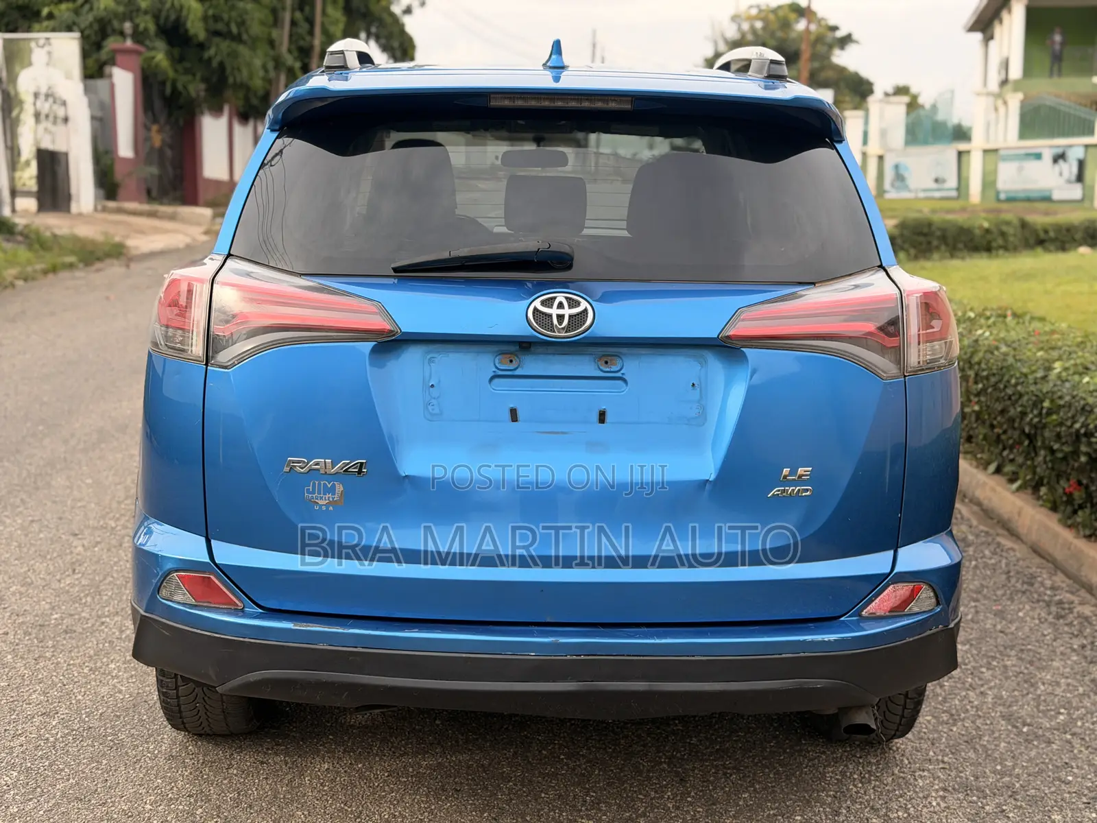 Toyota RAV4 LE FWD (2.5L 4cyl 6A) 2016 Blue