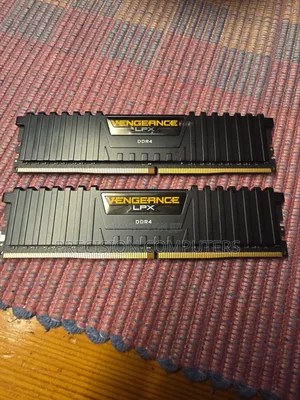 Corsair 16gb Ddr4 (3200mhz)