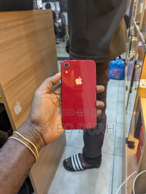 Apple iPhone XR 64 GB Red