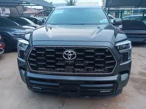 Toyota Sequoia Platinum 4WD 2023 Gray