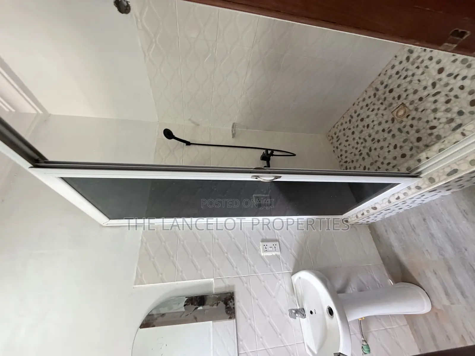 2bdrm Apartment in Adjiringanor, East Legon for rent