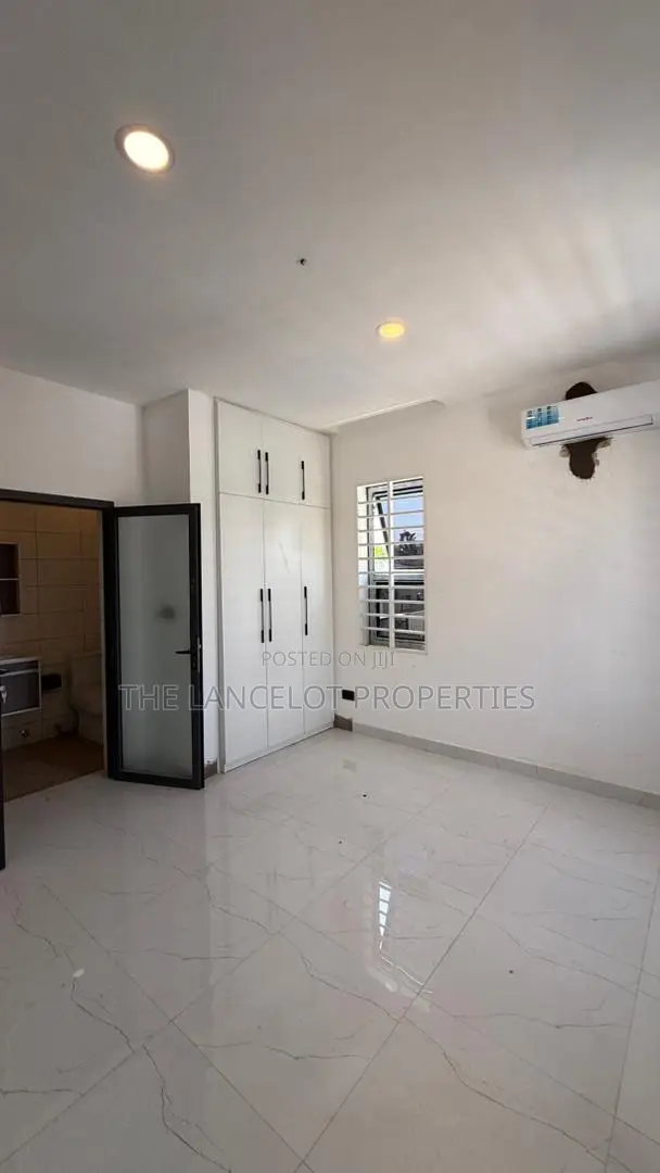 3bdrm House in Baatsonaa, Spintex for rent