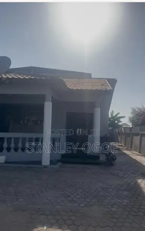 7bdrm House in Victor Kennefe, Lashibi for sale