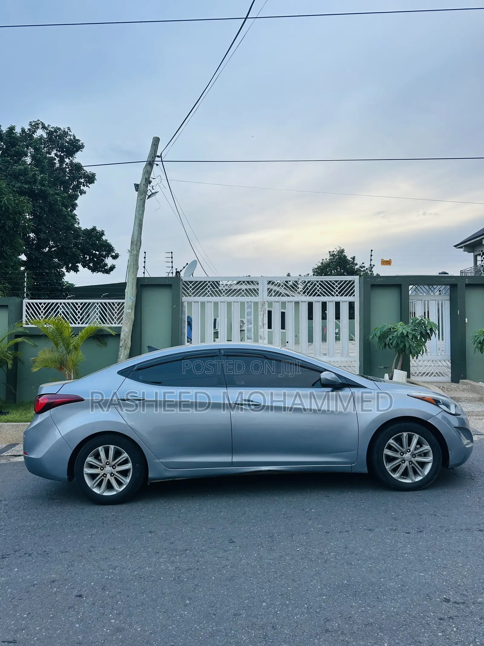 Hyundai Elantra SE Sedan FWD (1.8L 4cyl 6A) 2016 Gray
