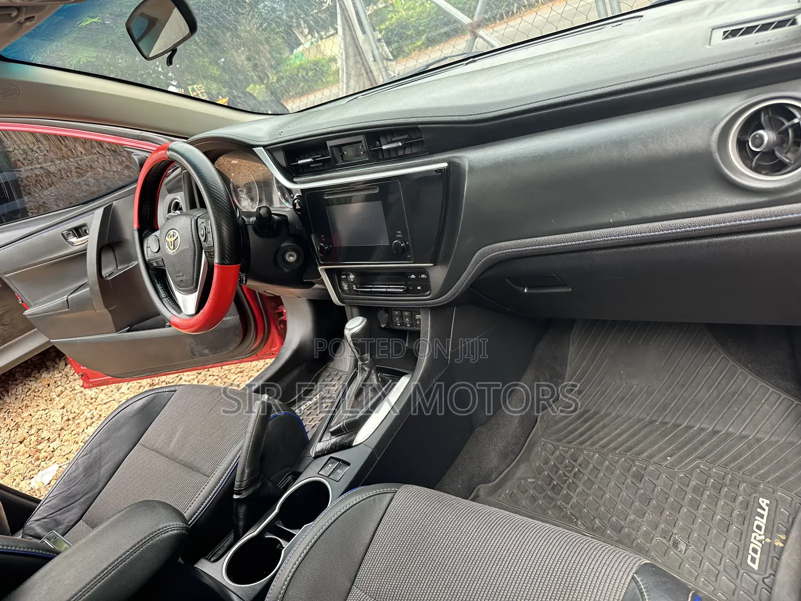 Toyota Corolla SE (1.8L 4cyl 2A) 2018 Red