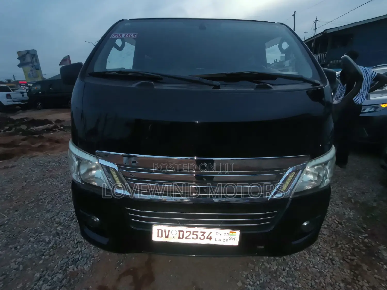 Nissan Caravan (Urvan) 2014 Black