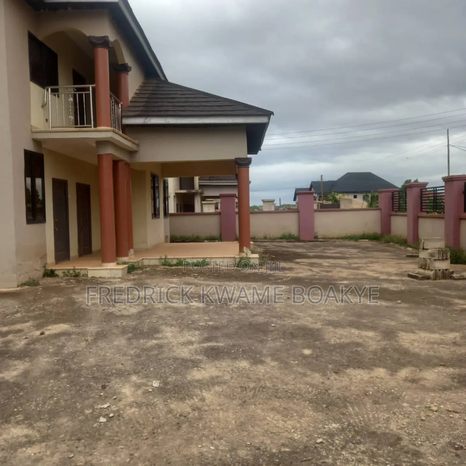 6bdrm House in Brother K Estate, Kumasi Metropolitan for sale
