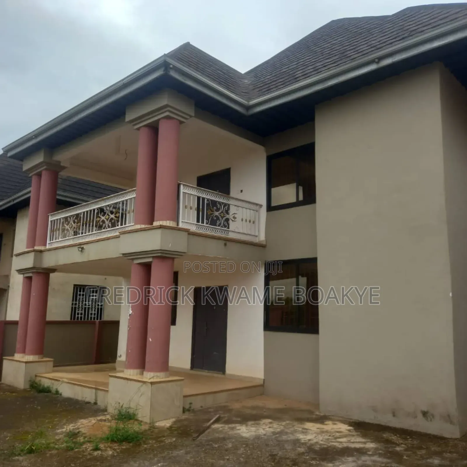 6bdrm House in Brother K Estate, Kumasi Metropolitan for sale