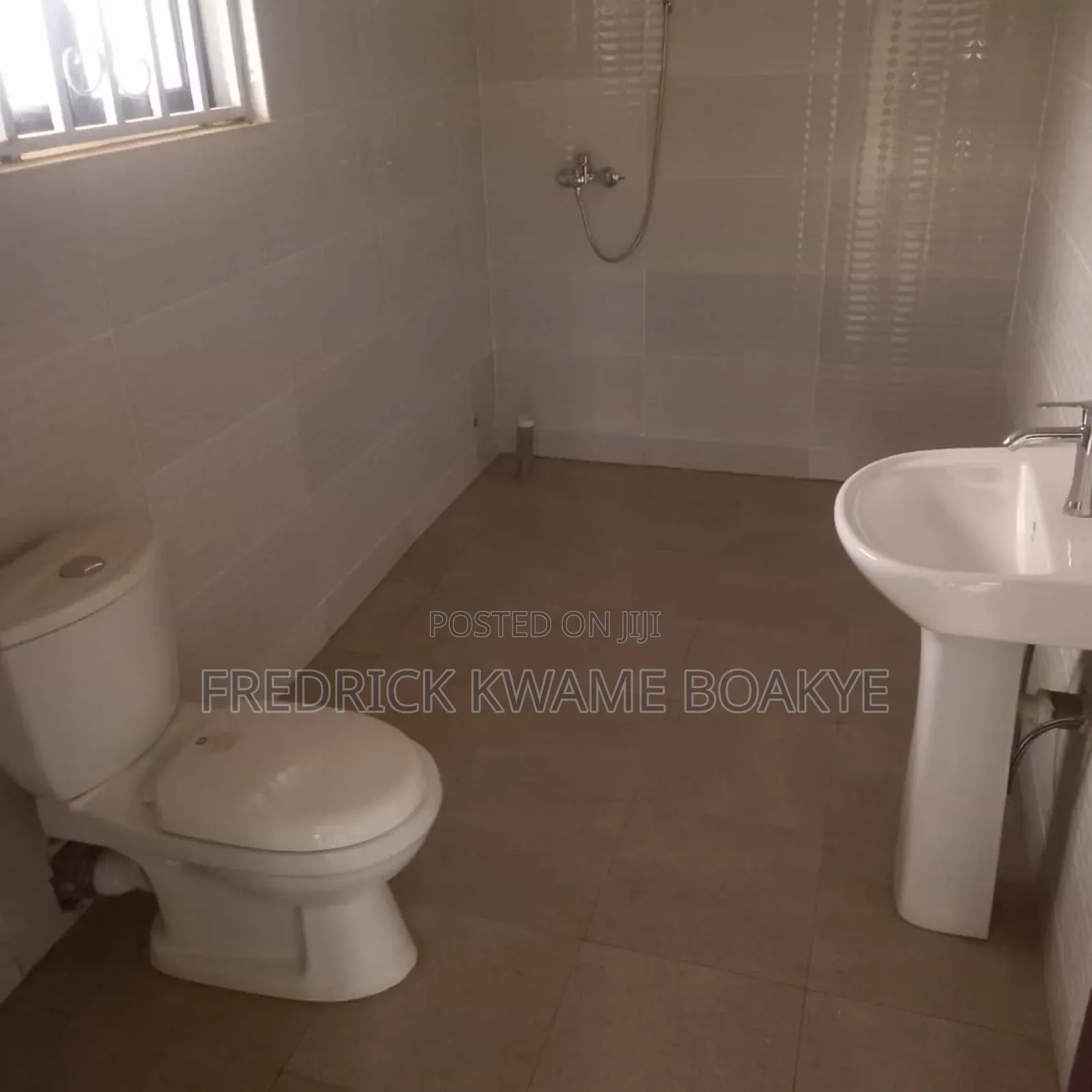 6bdrm House in Brother K Estate, Kumasi Metropolitan for sale