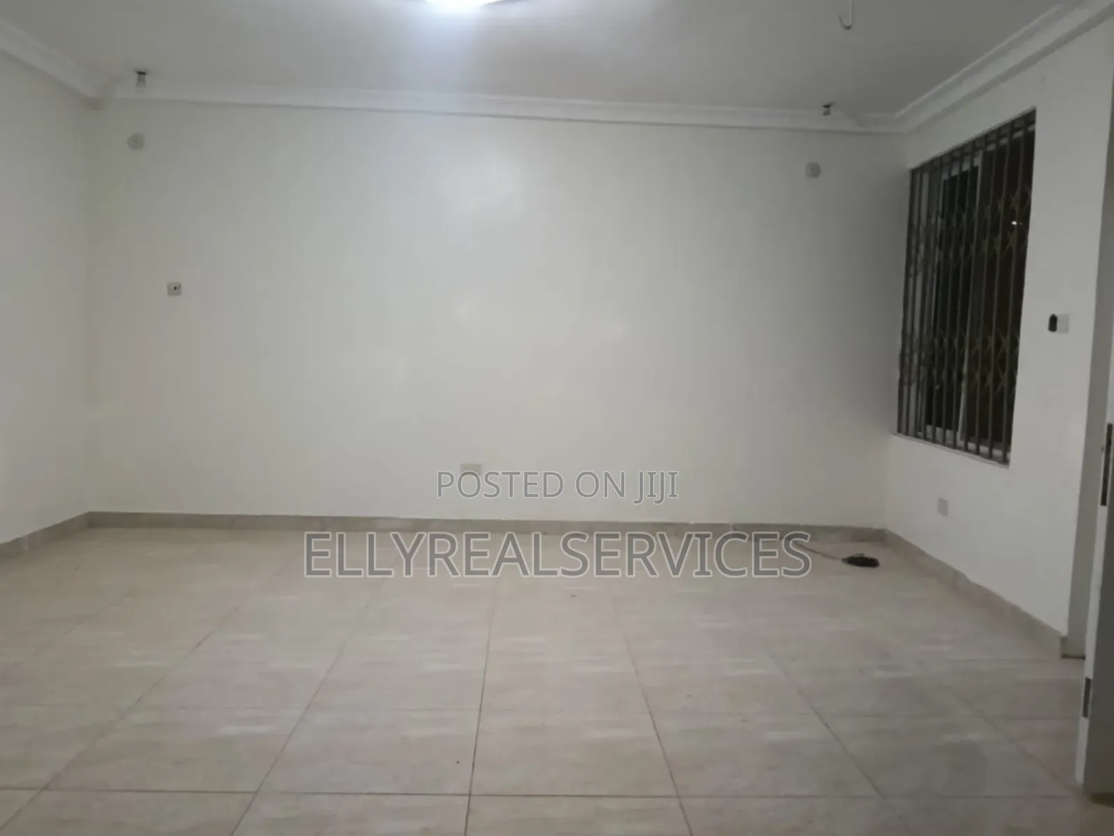 3bdrm Apartment in Ellyrealservices, Frafraha for rent