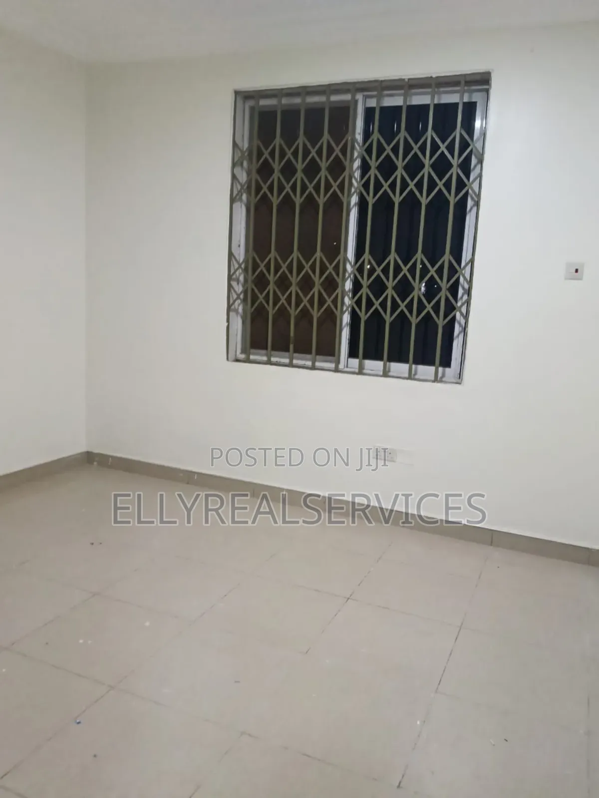 3bdrm Apartment in Ellyrealservices, Frafraha for rent