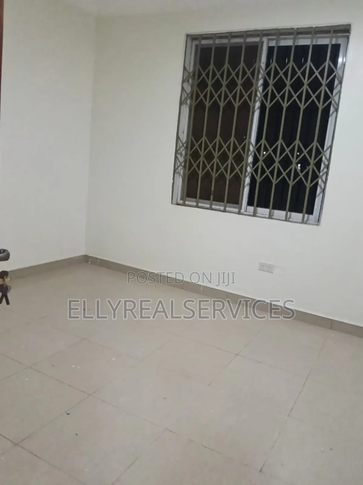 3bdrm Apartment in Ellyrealservices, Frafraha for rent